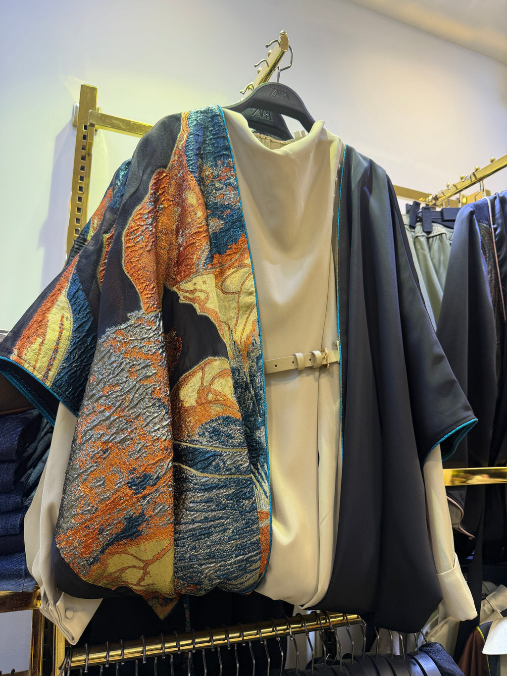 Abaya broderie jacquard