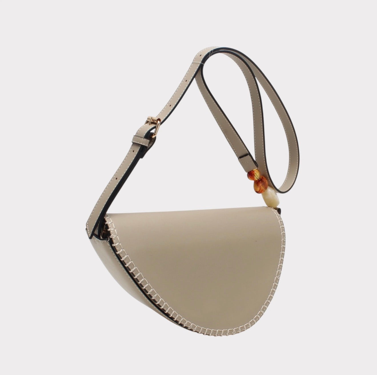 Sac bandoulière demi-lune détail perles