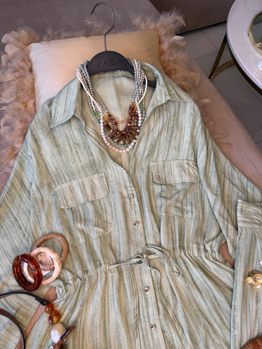 Ensemble chemise et pantalon en tissu rayonne