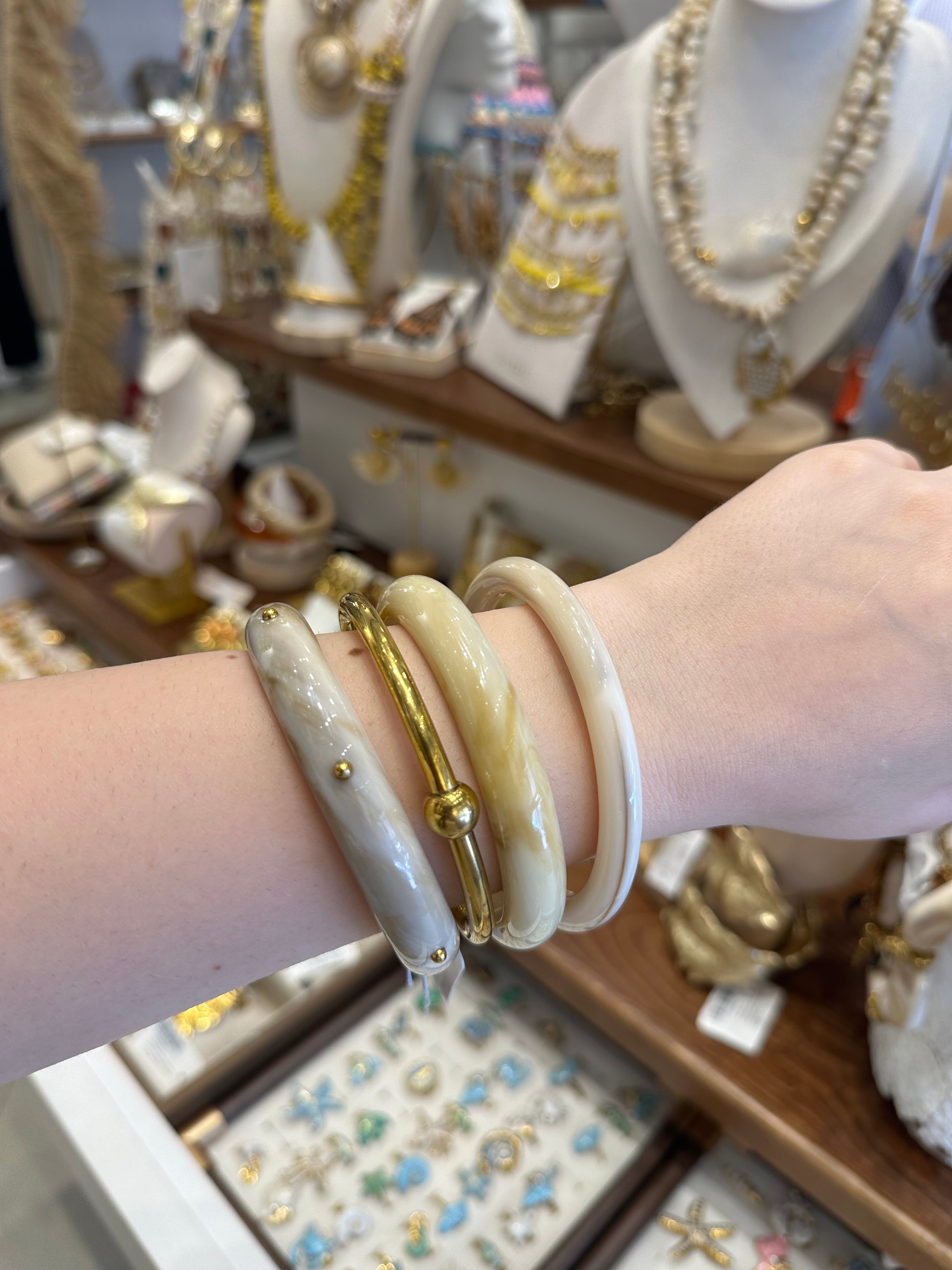 Ensemble de Bracelets Ivoire en Résine et Métal