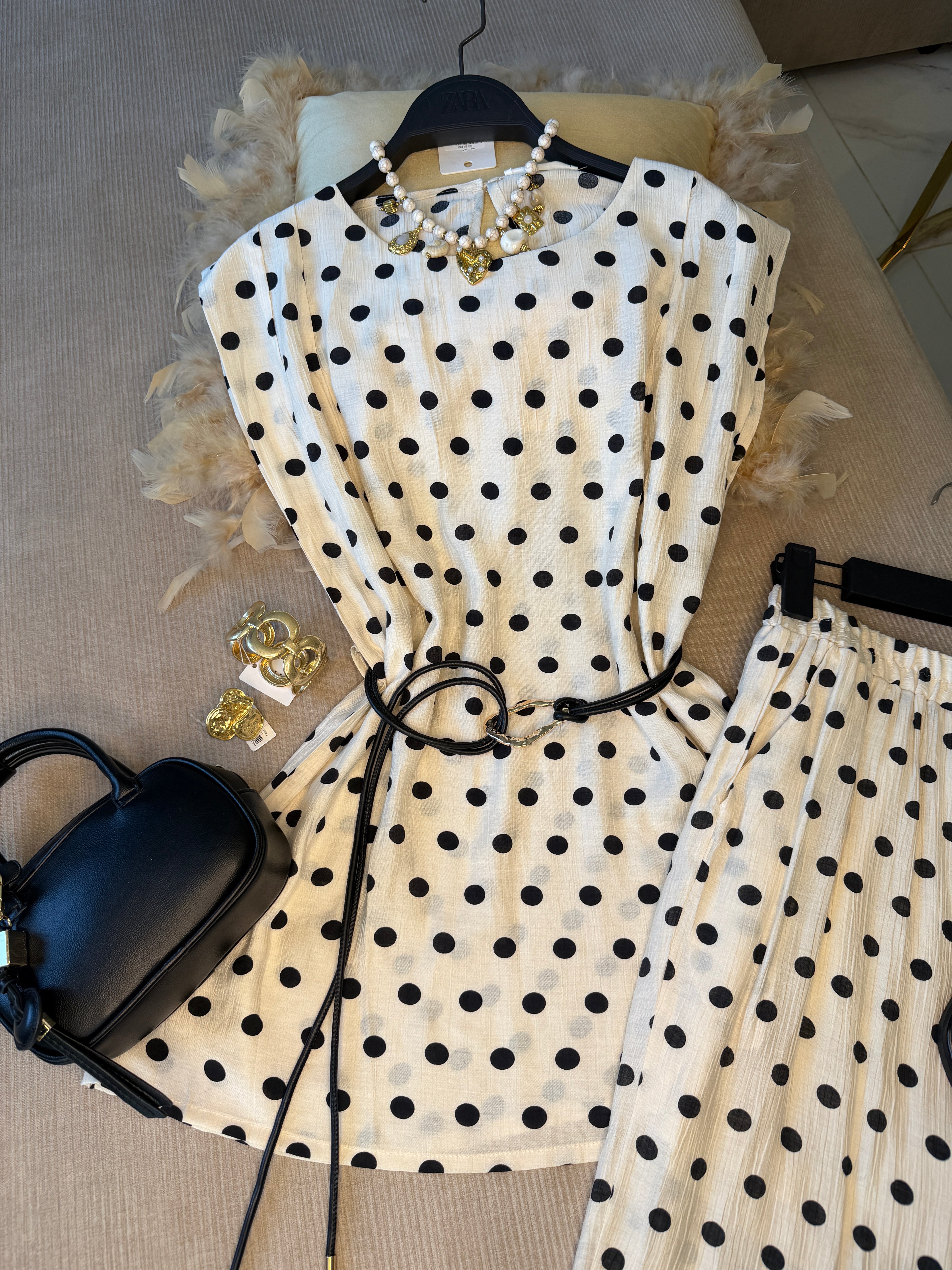 Ensemble Polka avec pantalon et ceinture