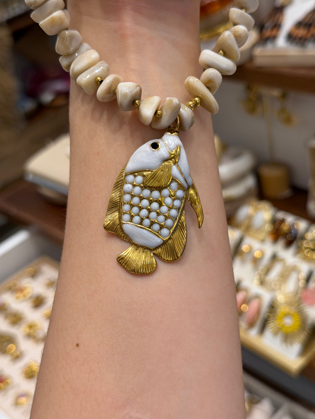 Collier doublé Poisson Nacré et Perles Naturelles
