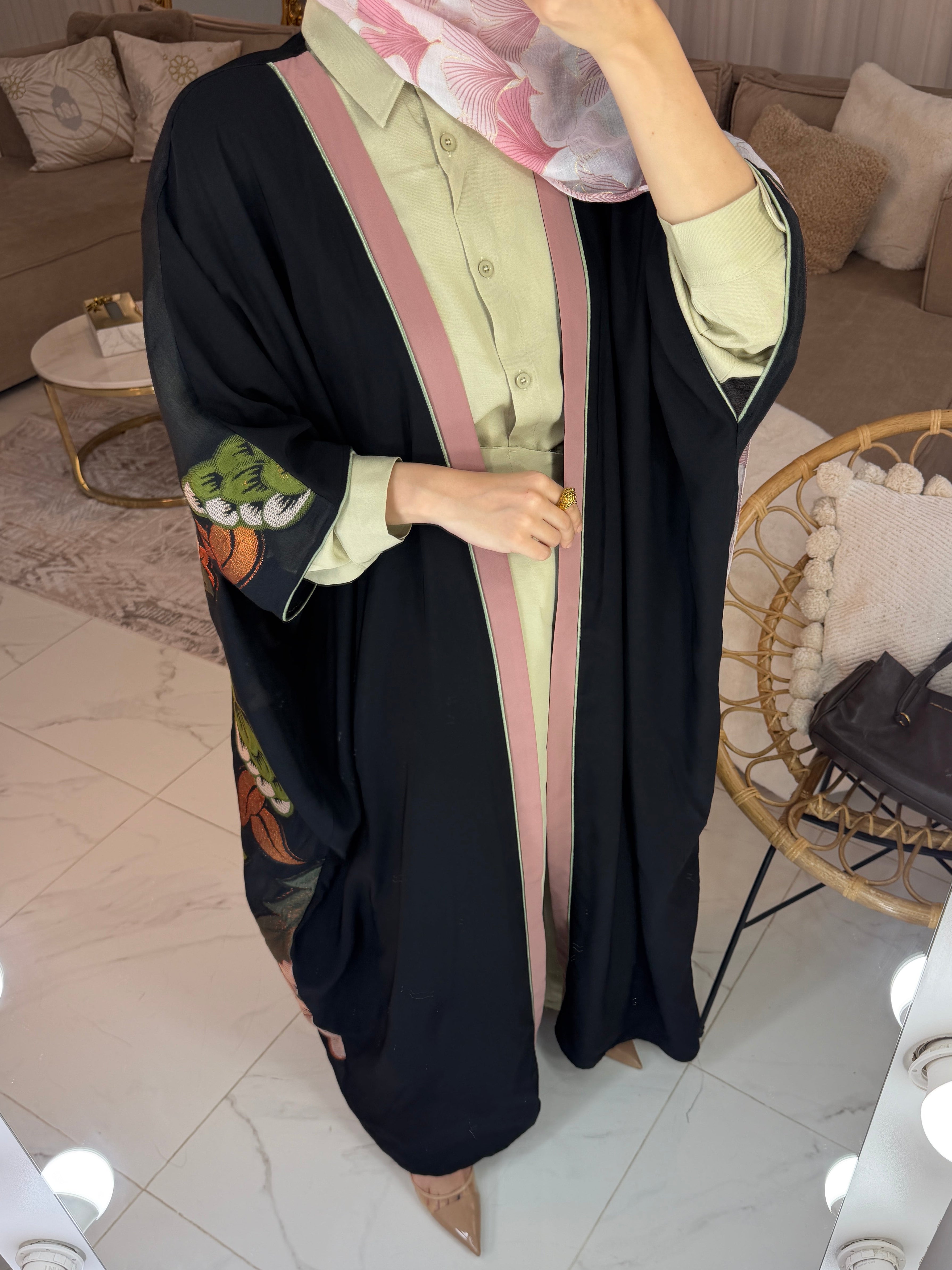 Abaya dos broderie florale
