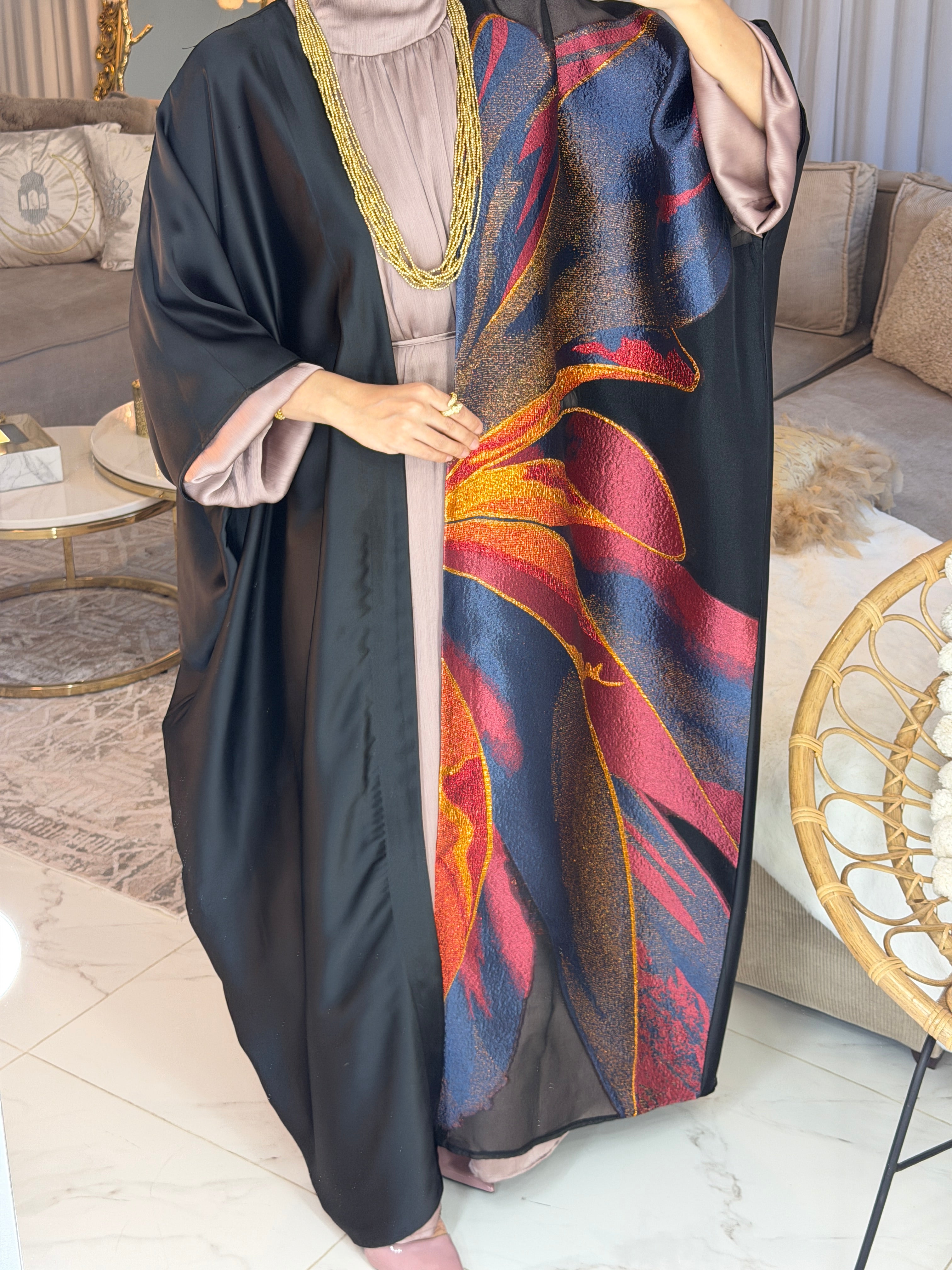 Abaya satin coté floral